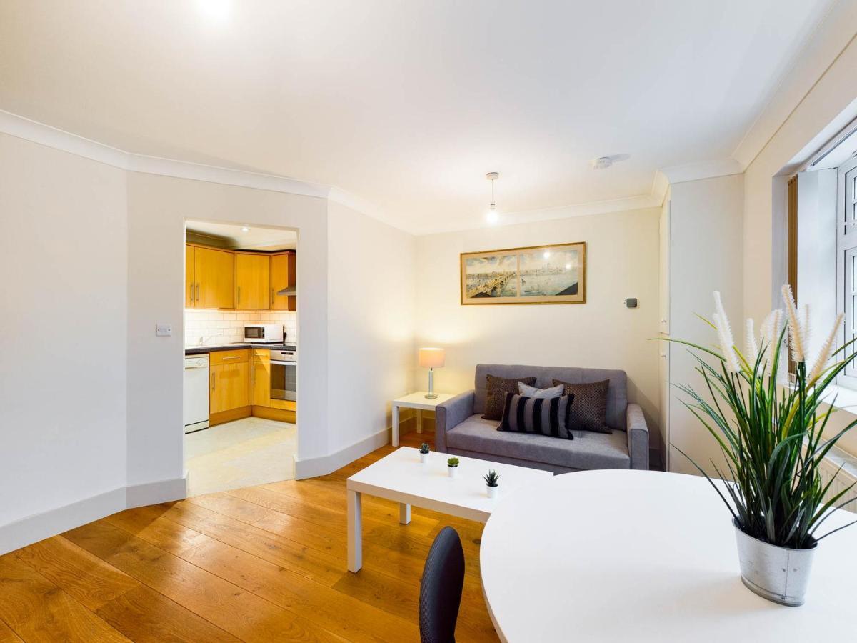 Redhill Town Centre Apartments By Livingo Eksteriør billede